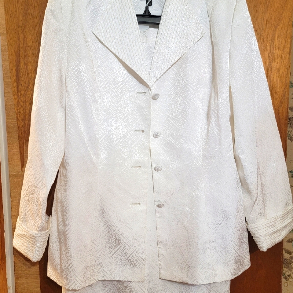 Women's Dress Suit - White